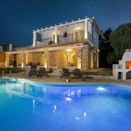 Karyotiko Sleeps 8 Pool Wifi Villa