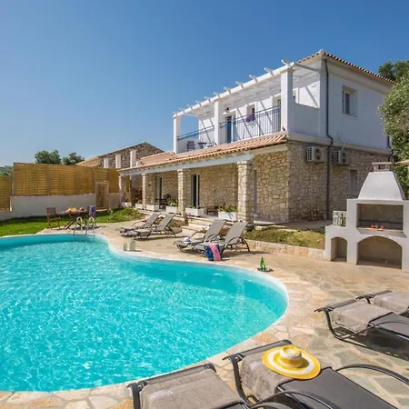 Villa Karyotiko Sleeps 8 Pool Wifi
