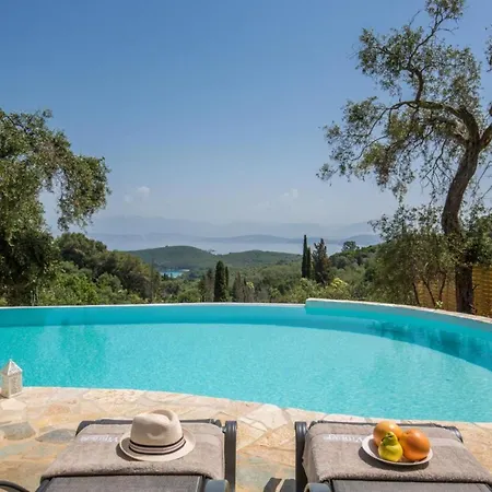 Karyotiko Sleeps 8 Pool Wifi Villa *