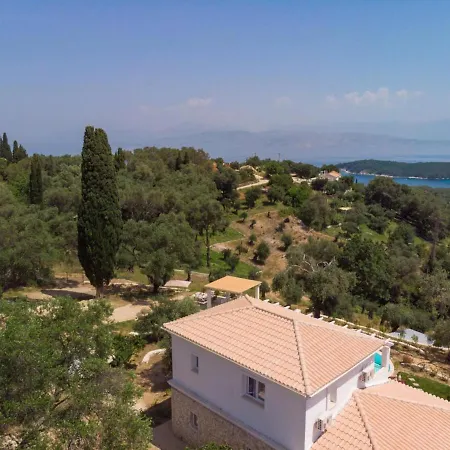 Karyotiko Sleeps 8 Pool Wifi
