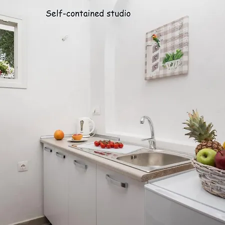 Karyotiko Sleeps 8 Pool Wifi Villa *