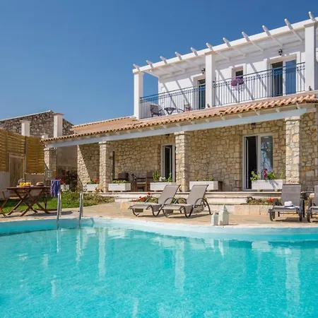 Villa Karyotiko Sleeps 8 Pool Wifi *